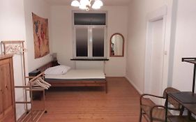 Double Room With A Kitchen And A Shared Bathroom